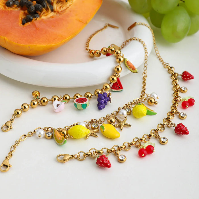 Elegantes Armband mit verschiedenen Frucht - Anhängern
